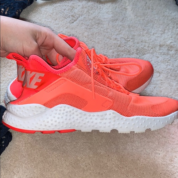 ladies orange nike trainers